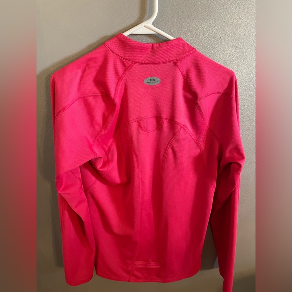 Woman’s Under Amour workout zip up - Picture 2 of 3